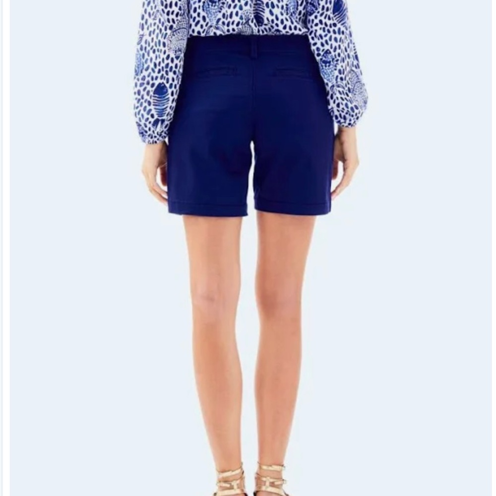 Lilly Pulitzer 7” Jayne Stretch Shorts in true navy 💙 - Picture 3 of 6